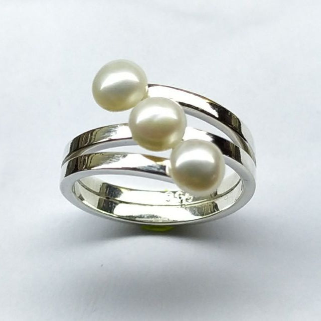 Three pearl ring in 925 Sterling Silver
