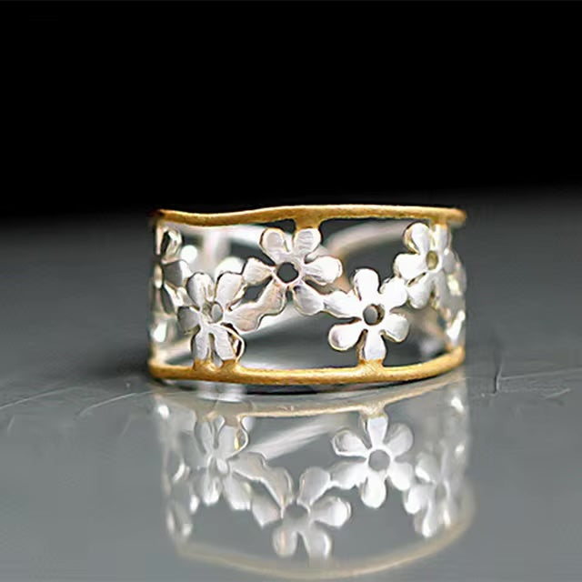 Ring of 925 Silver Flowers with 18k Gold Plating
